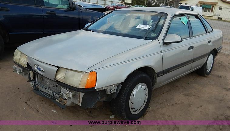 image for item I5420 1991 Ford Taurus L