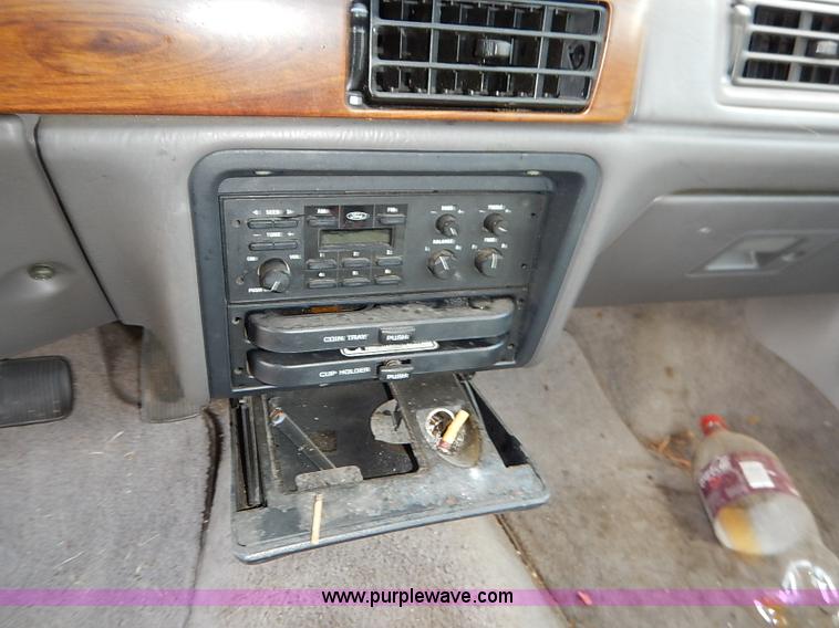 image for item I5420 1991 Ford Taurus L