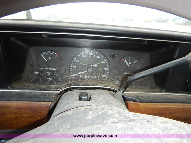 image for item I5420 1991 Ford Taurus L