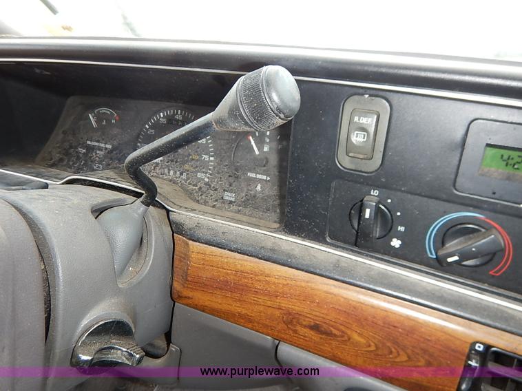 image for item I5420 1991 Ford Taurus L