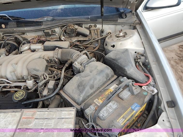 image for item I5420 1991 Ford Taurus L