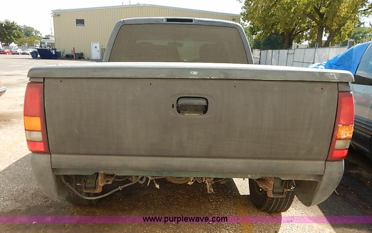 image for item I5426 2001 Chevrolet Silverado 1500 Ext. Cab pickup truck