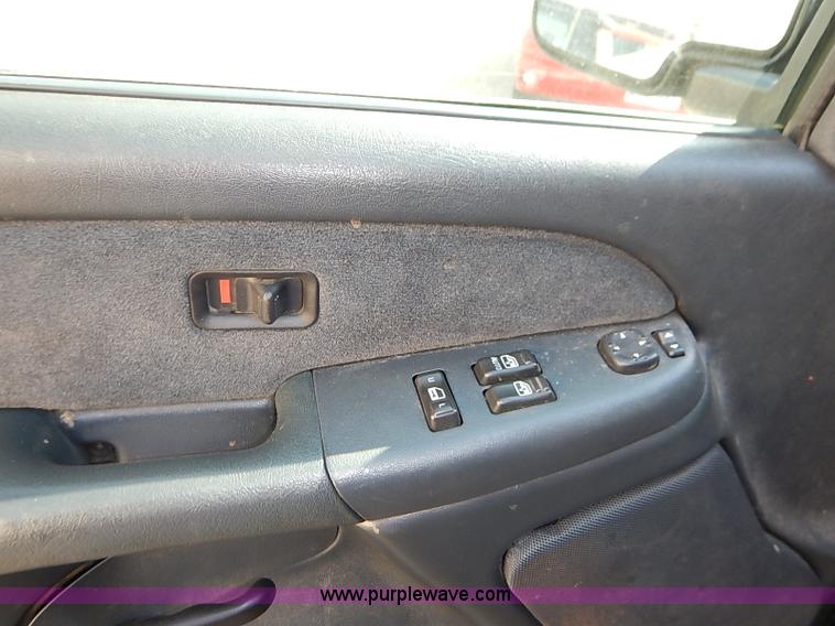 image for item I5426 2001 Chevrolet Silverado 1500 Ext. Cab pickup truck