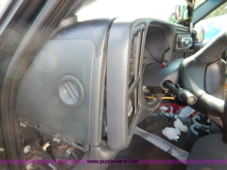 image for item I5426 2001 Chevrolet Silverado 1500 Ext. Cab pickup truck