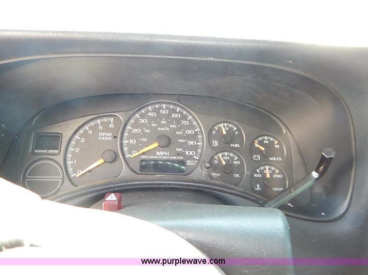 image for item I5426 2001 Chevrolet Silverado 1500 Ext. Cab pickup truck