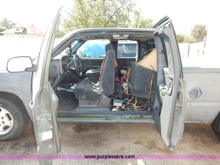 image for item I5426 2001 Chevrolet Silverado 1500 Ext. Cab pickup truck