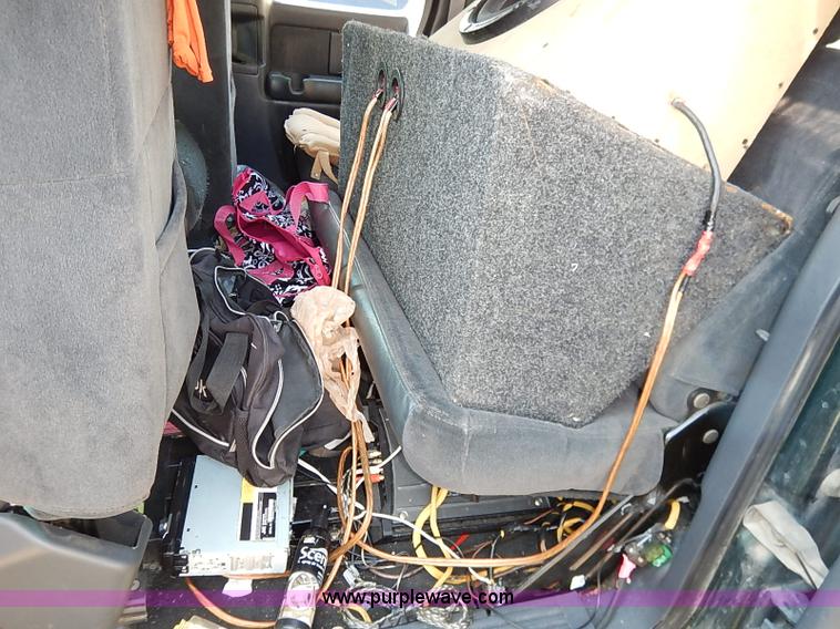 image for item I5426 2001 Chevrolet Silverado 1500 Ext. Cab pickup truck