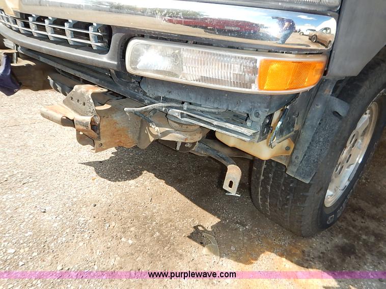 image for item I5426 2001 Chevrolet Silverado 1500 Ext. Cab pickup truck