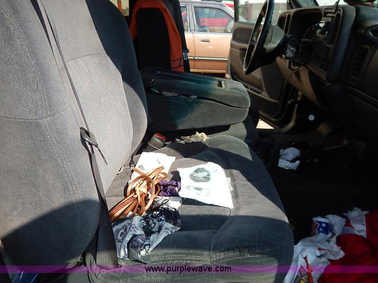 image for item I5426 2001 Chevrolet Silverado 1500 Ext. Cab pickup truck