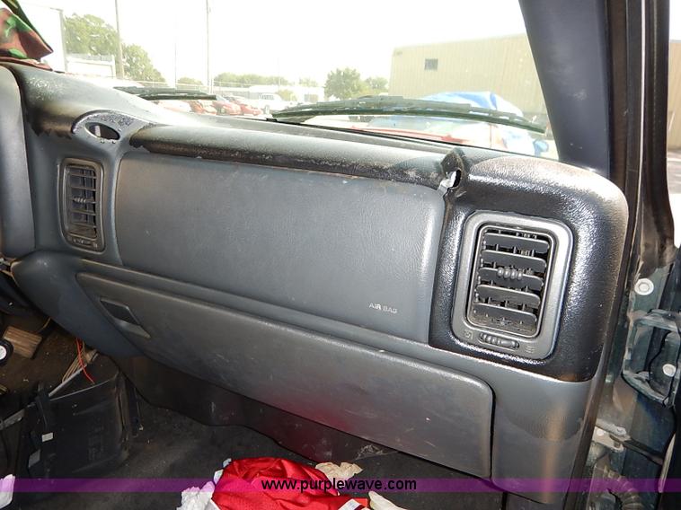 image for item I5426 2001 Chevrolet Silverado 1500 Ext. Cab pickup truck