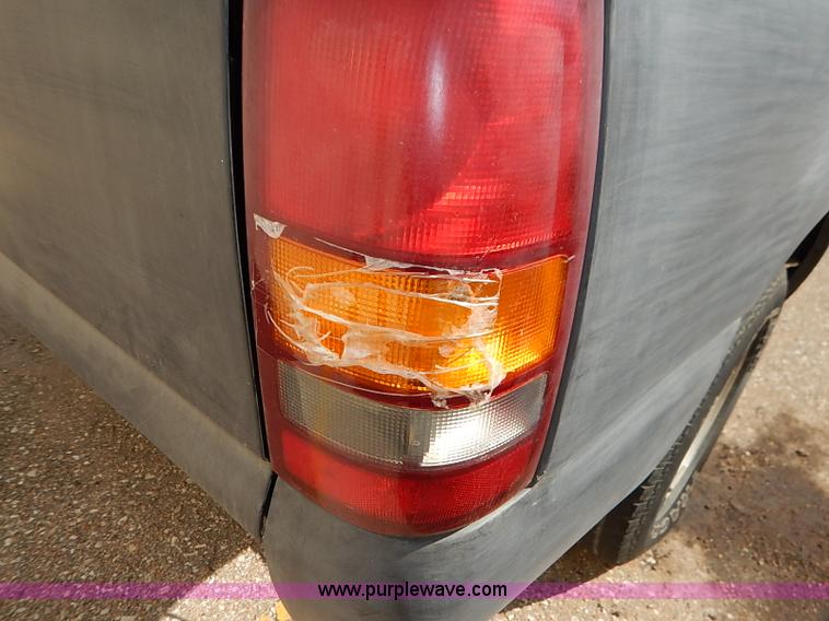 image for item I5426 2001 Chevrolet Silverado 1500 Ext. Cab pickup truck