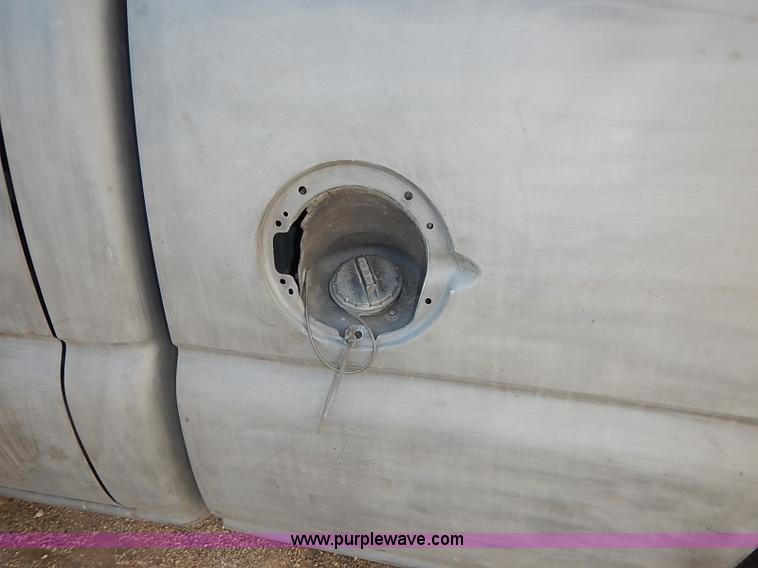 image for item I5426 2001 Chevrolet Silverado 1500 Ext. Cab pickup truck