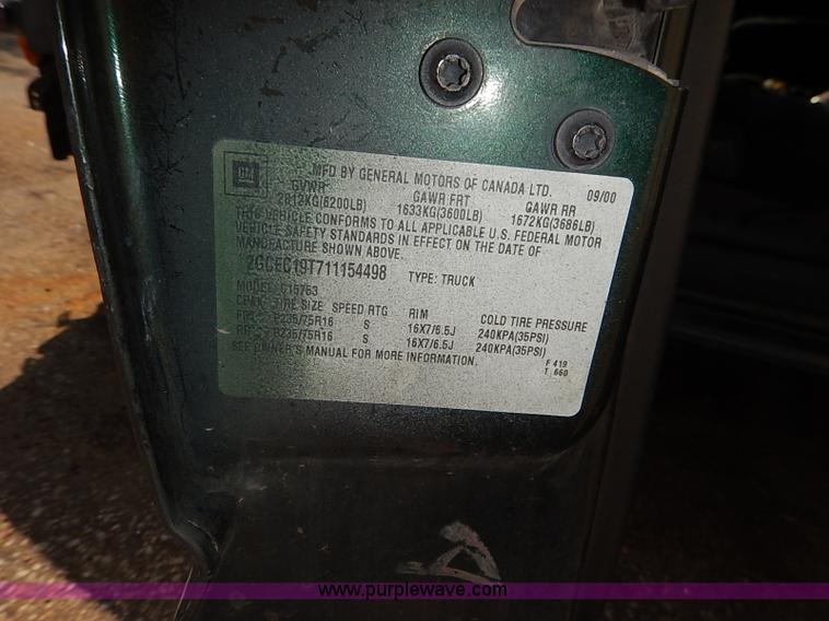 image for item I5426 2001 Chevrolet Silverado 1500 Ext. Cab pickup truck