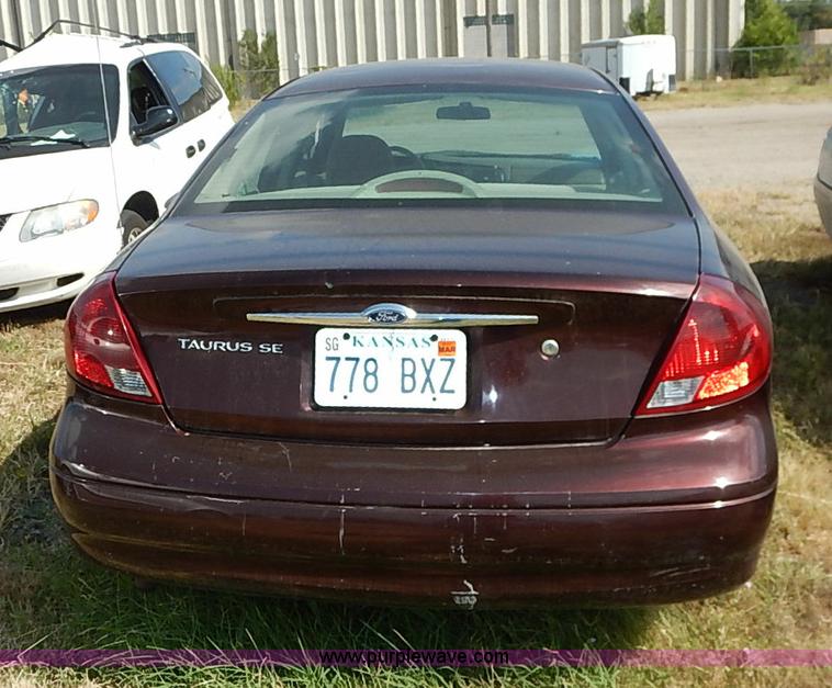 image for item I5428 2000 Ford Taurus SE SVG