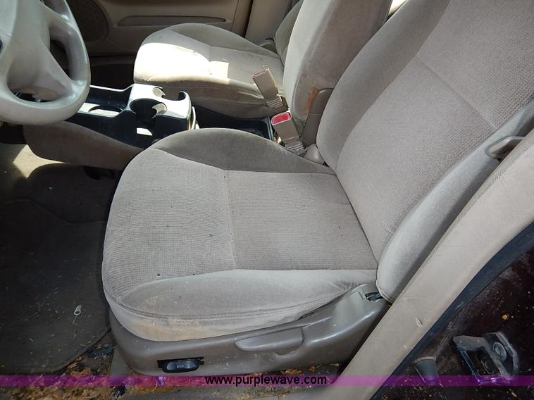 image for item I5428 2000 Ford Taurus SE SVG