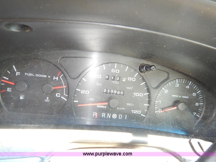 image for item I5428 2000 Ford Taurus SE SVG