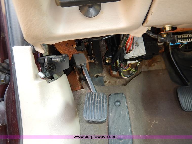 image for item I5428 2000 Ford Taurus SE SVG