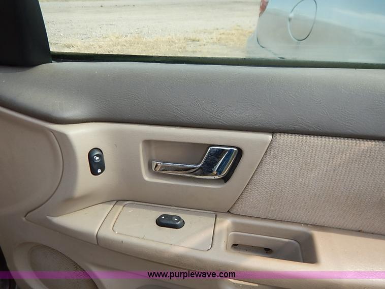 image for item I5428 2000 Ford Taurus SE SVG