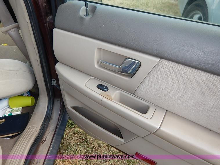 image for item I5428 2000 Ford Taurus SE SVG