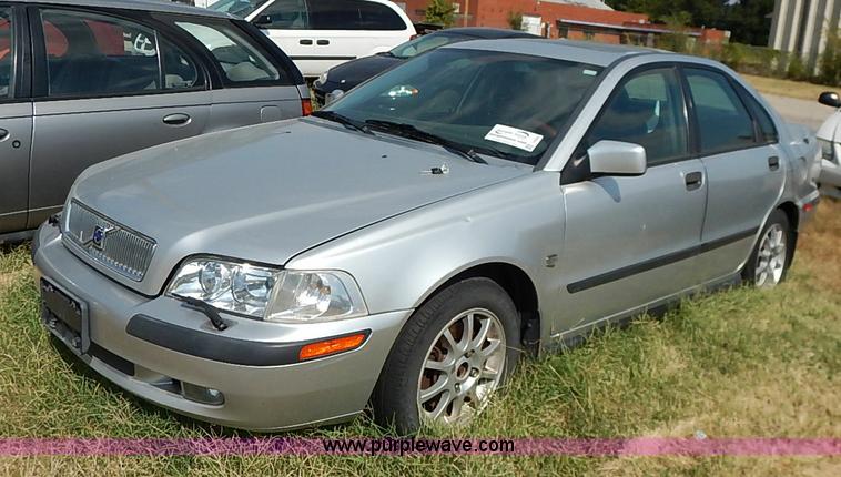 image for item I5429 2001 Volvo S40