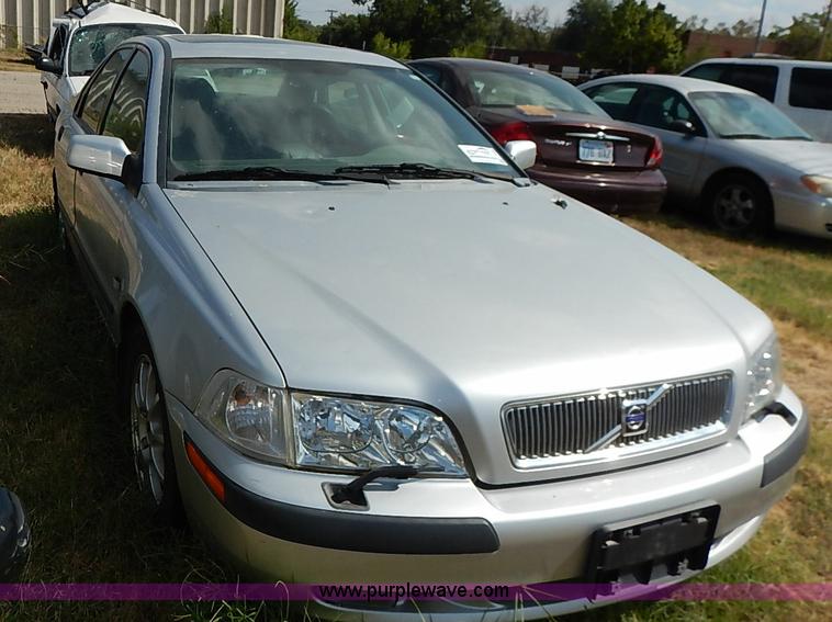 image for item I5429 2001 Volvo S40