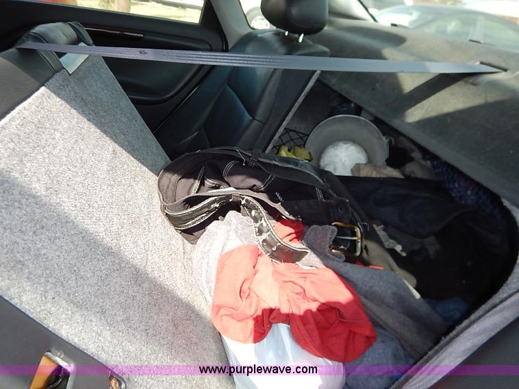 image for item I5429 2001 Volvo S40