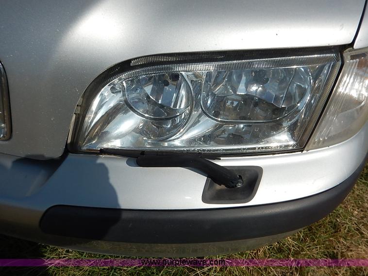 image for item I5429 2001 Volvo S40