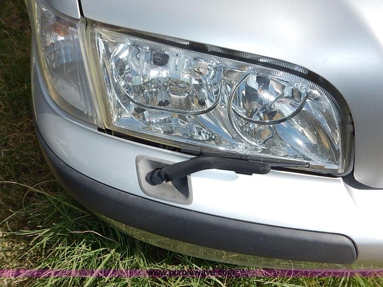 image for item I5429 2001 Volvo S40