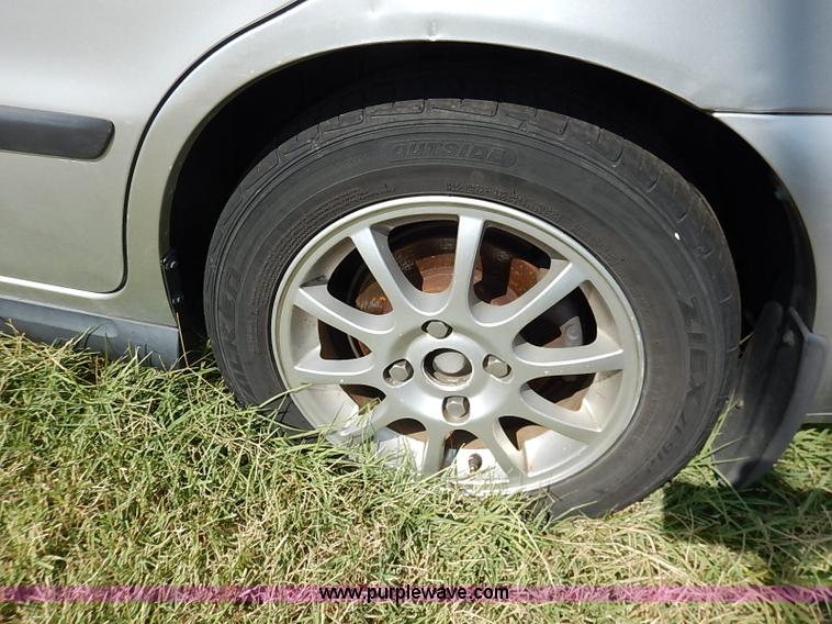 image for item I5429 2001 Volvo S40