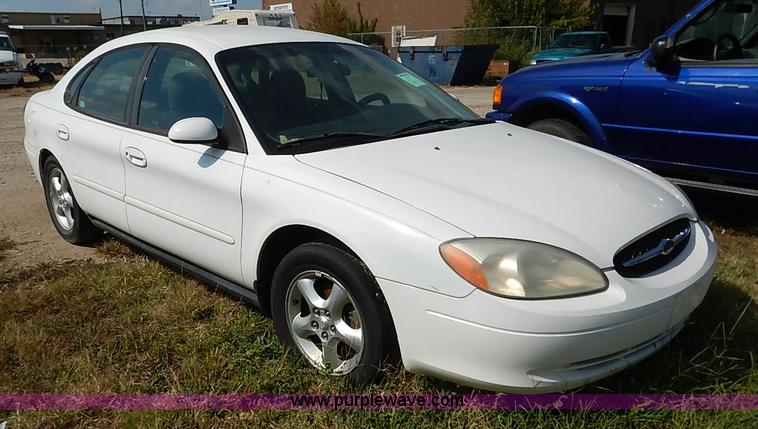 image for item I5430 2001 Ford Taurus SE
