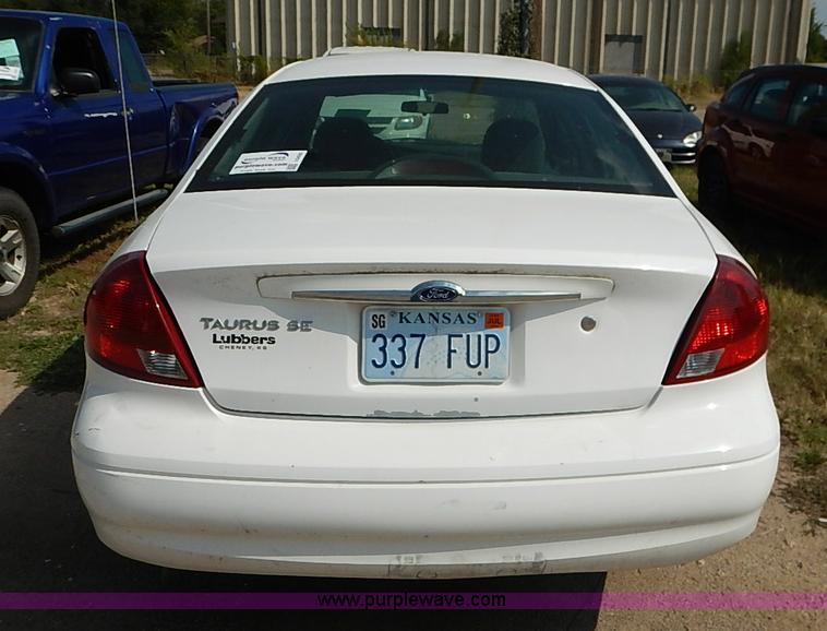 image for item I5430 2001 Ford Taurus SE