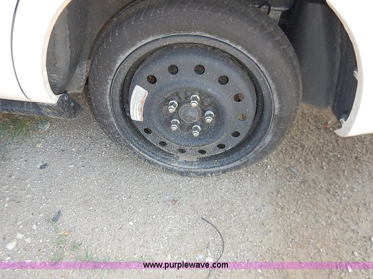 image for item I5430 2001 Ford Taurus SE