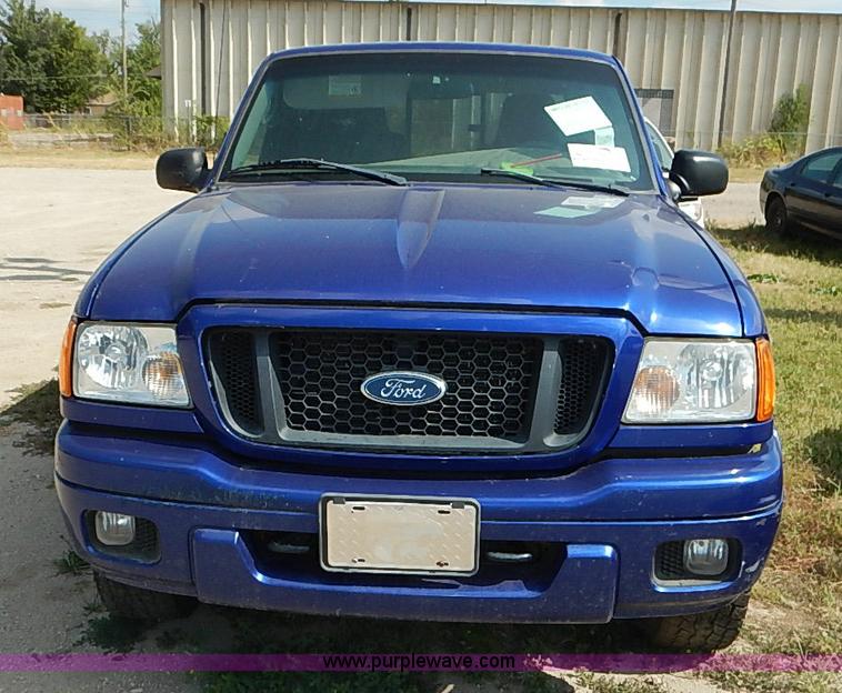 image for item I5431 2005 Ford Ranger SuperCab pickup truck