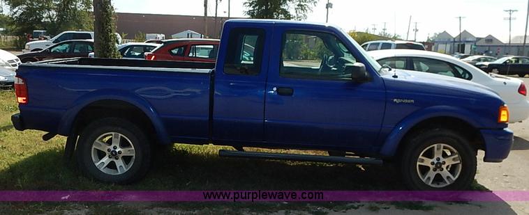 image for item I5431 2005 Ford Ranger SuperCab pickup truck
