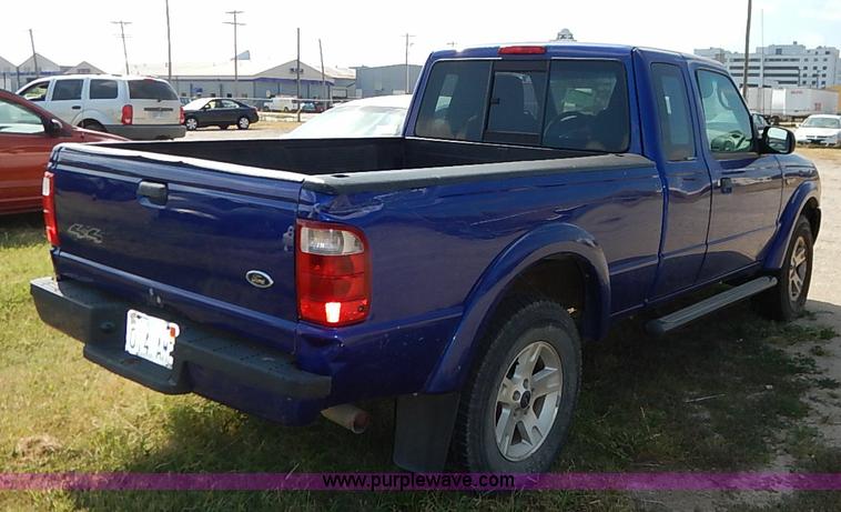 image for item I5431 2005 Ford Ranger SuperCab pickup truck