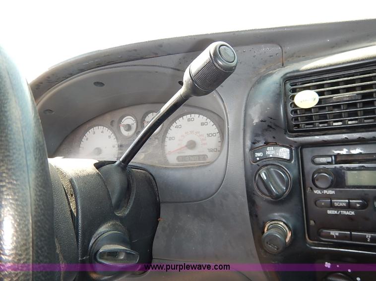 image for item I5431 2005 Ford Ranger SuperCab pickup truck