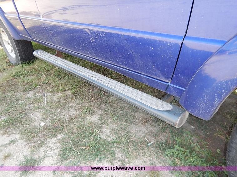 image for item I5431 2005 Ford Ranger SuperCab pickup truck