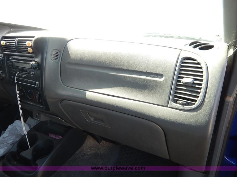 image for item I5431 2005 Ford Ranger SuperCab pickup truck