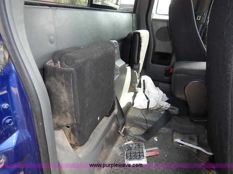 image for item I5431 2005 Ford Ranger SuperCab pickup truck