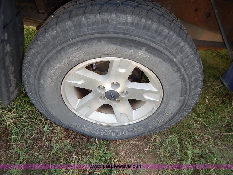 image for item I5431 2005 Ford Ranger SuperCab pickup truck