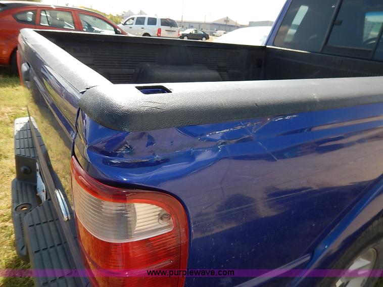 image for item I5431 2005 Ford Ranger SuperCab pickup truck