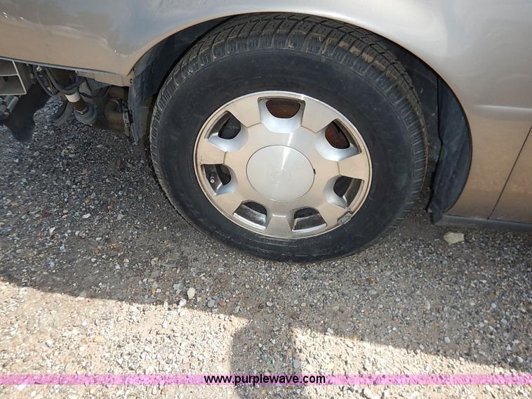 image for item I5432 2001 Cadillac DeVille