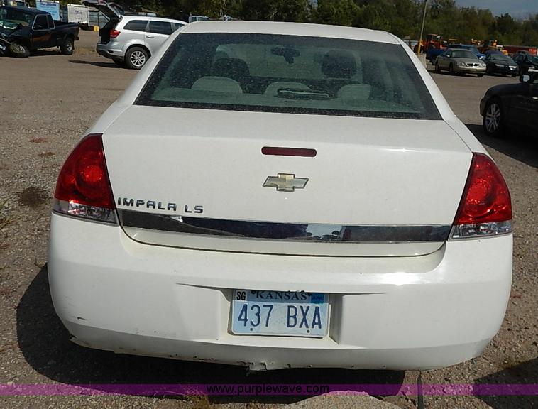 image for item I5435 2006 Chevrolet Impala LS