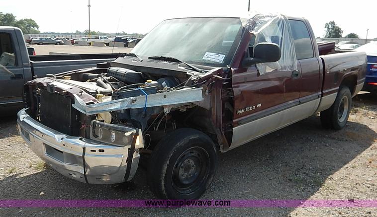 image for item I5438 2000 Dodge Ram 1500 Quad Cab pickup truck