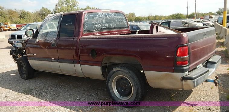 image for item I5438 2000 Dodge Ram 1500 Quad Cab pickup truck