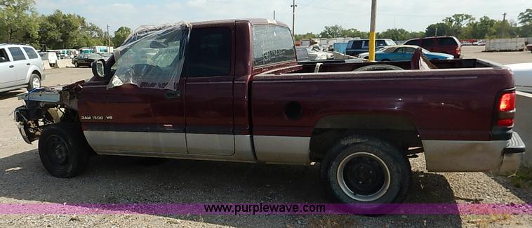 image for item I5438 2000 Dodge Ram 1500 Quad Cab pickup truck