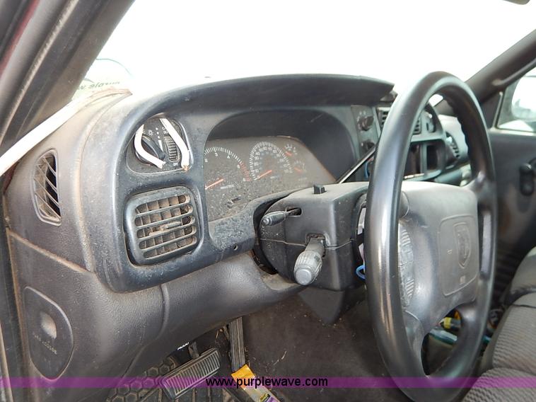 image for item I5438 2000 Dodge Ram 1500 Quad Cab pickup truck