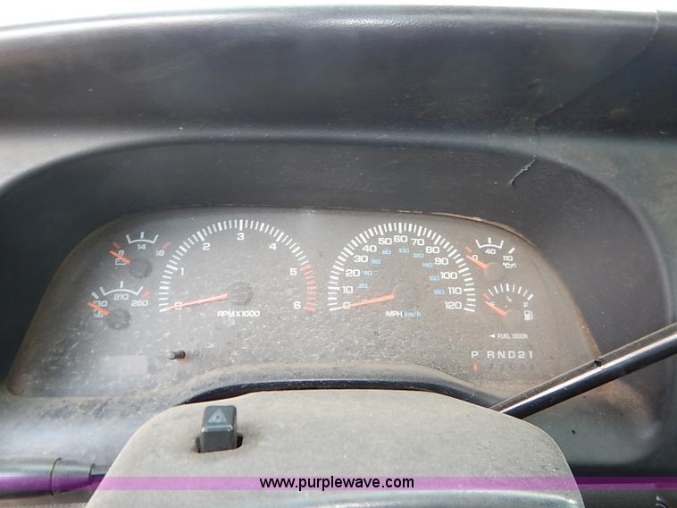 image for item I5438 2000 Dodge Ram 1500 Quad Cab pickup truck