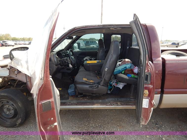 image for item I5438 2000 Dodge Ram 1500 Quad Cab pickup truck