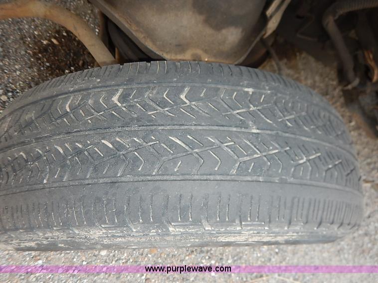 image for item I5438 2000 Dodge Ram 1500 Quad Cab pickup truck